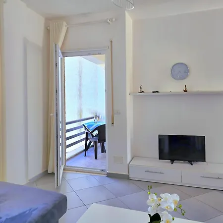 Apartment Stylish Retreat Near Cafes & Markets