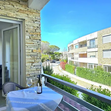 Stylish Retreat Near Cafes & Markets Apartment Plazhi San Pietro