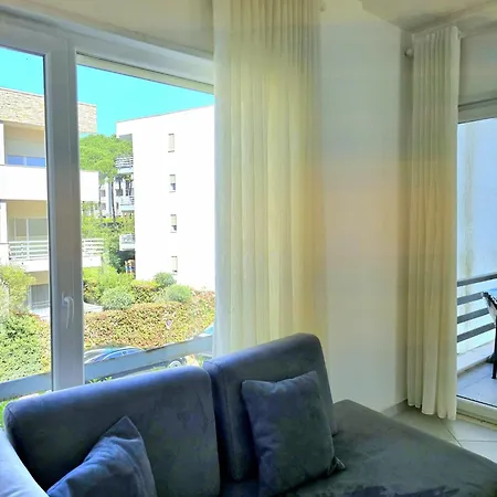 Apartment Stylish Retreat Near Cafes & Markets *